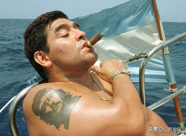 美团对黄健翔的评价,黄健翔说电竞别学国足