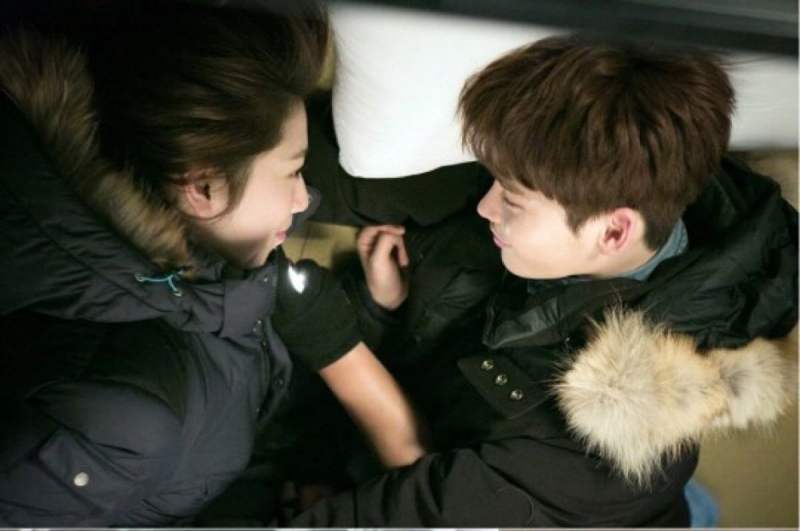 李钟硕的现任女友是谁,两个人相知相恋的过程是怎样的?