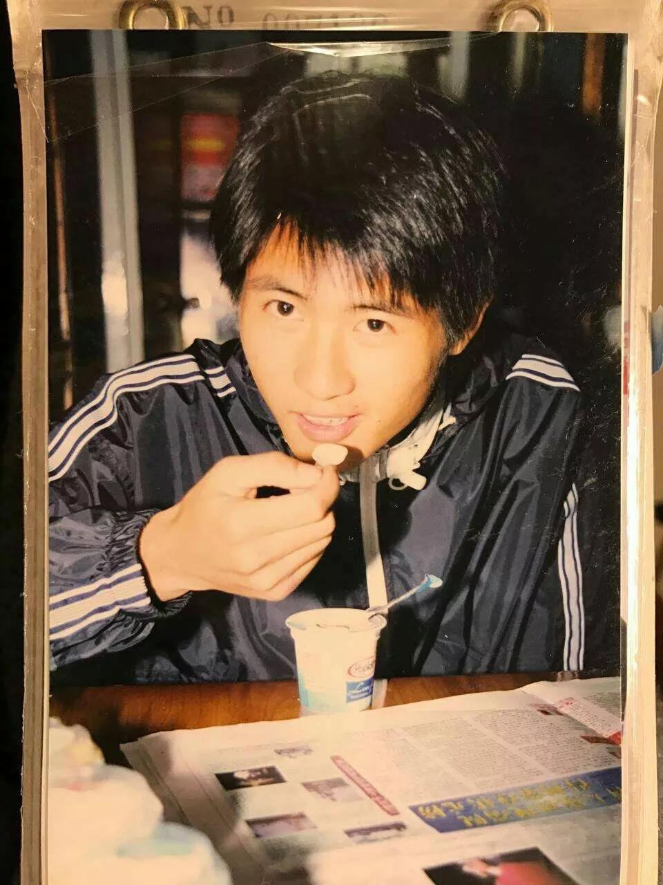 韩寒现在怎样了,沈腾韩寒没人接机完整版