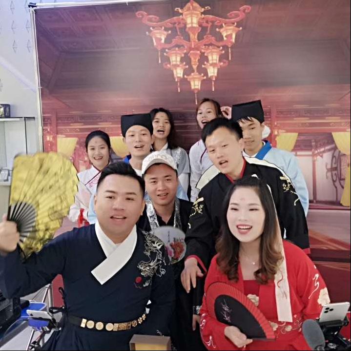 直播14天总分1.6亿，看点“钟表珠宝TOP1商家”励志表哥