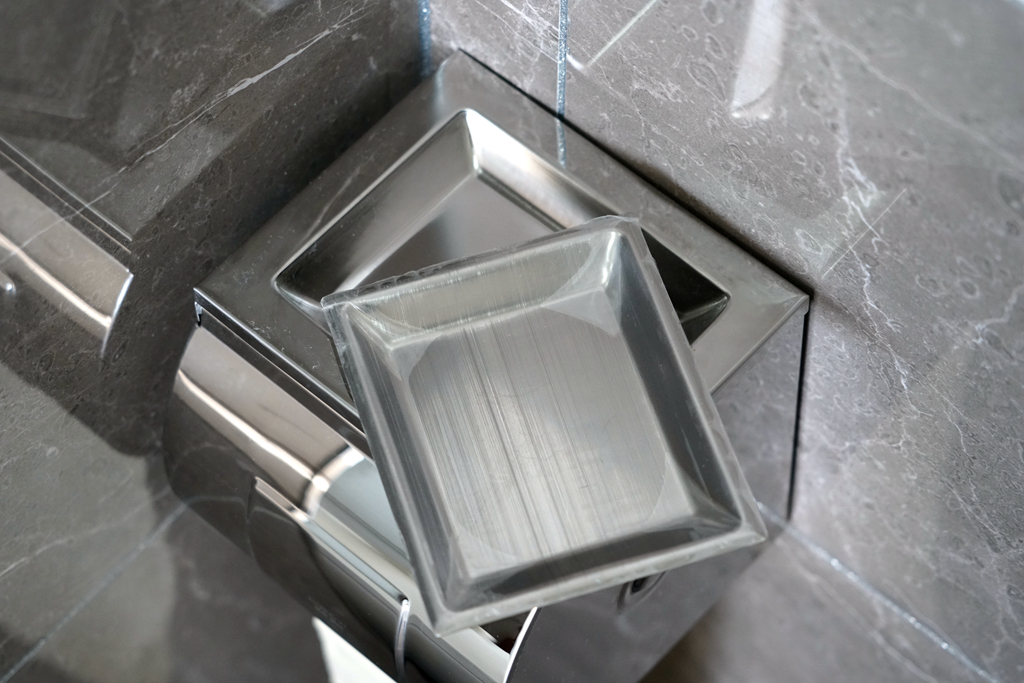 希箭卫浴和统用卫浴哪个好,希箭卫浴用品选择多少价位合适