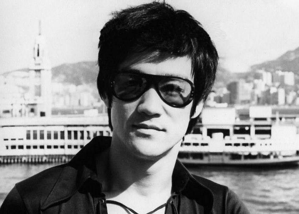 传奇巨星李小龙的死亡之谜,李小龙传奇死亡前兆