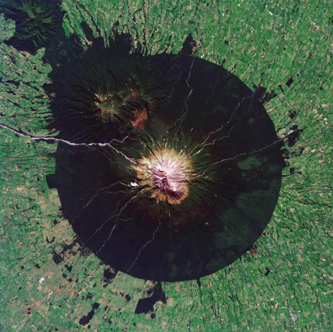 从宇航员的视角看我们的地球,从宇航员的视角看地球纪录片