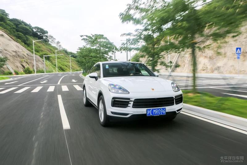 保时捷2024款卡宴coupe石英灰街拍,保时捷卡宴coupe2024款音响效果