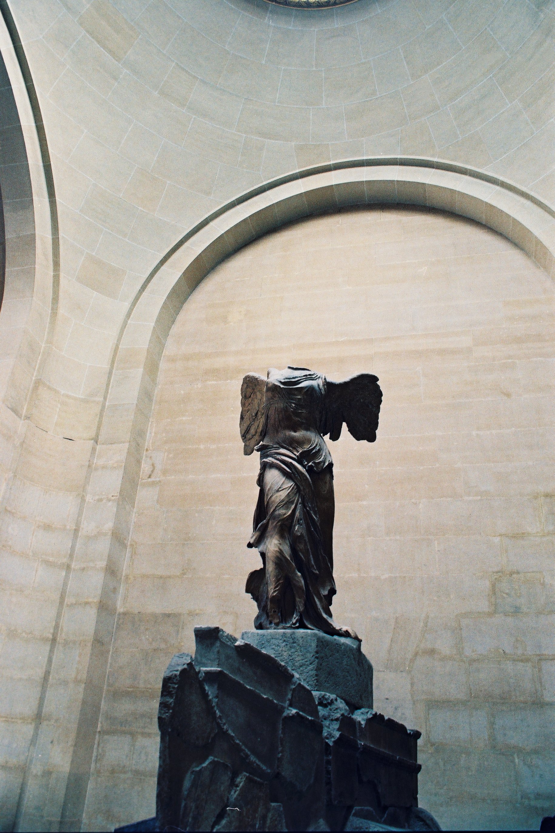 走进世界最大博物馆卢浮宫,世界四大博物馆之卢浮宫