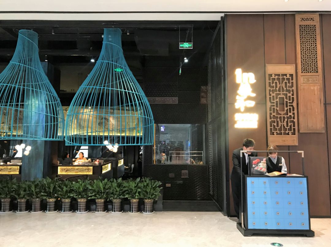 湖滨银泰in77每日客流量,杭州湖滨银泰in77销售额