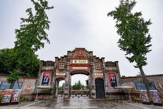 远东宏信宏文学校上海浦东校区,远东宏信宏文学校