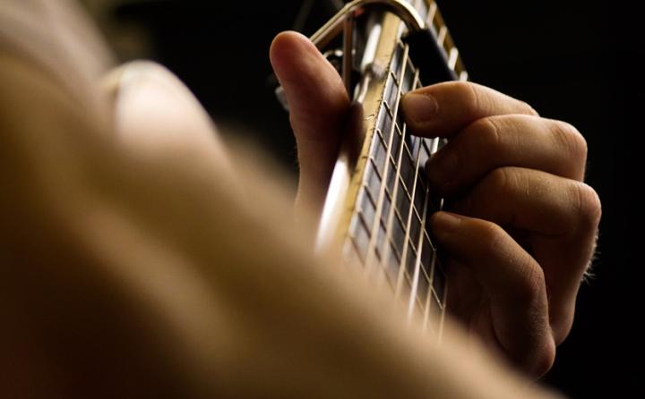 手臂和手逐渐疼痛难耐？这可能是高血糖导致的