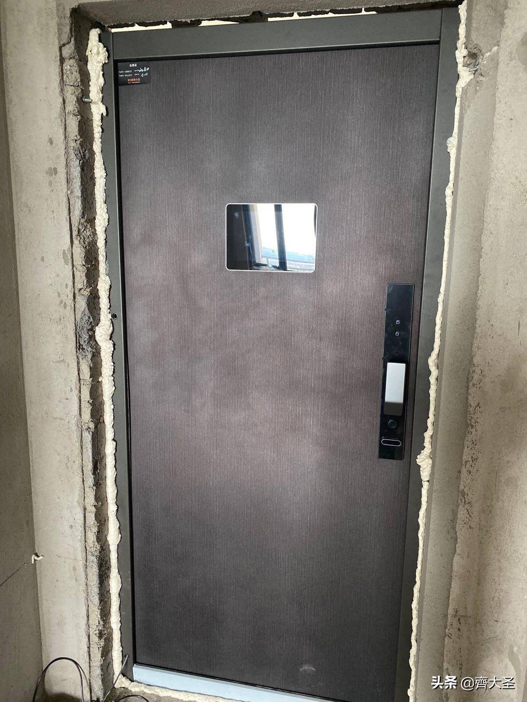 普通入户门怎么改装智慧门,入户门二次安装