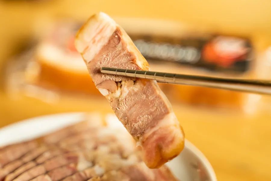 被薇娅直播间榨干零食预算后，写出了这篇测评报告（上）