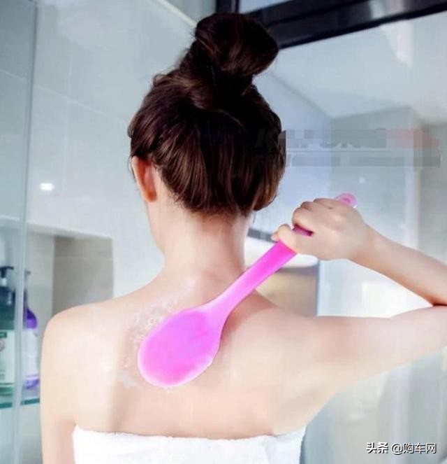 洗澡时搓出泥状物好不好,搓泥搓出来白色的是什么