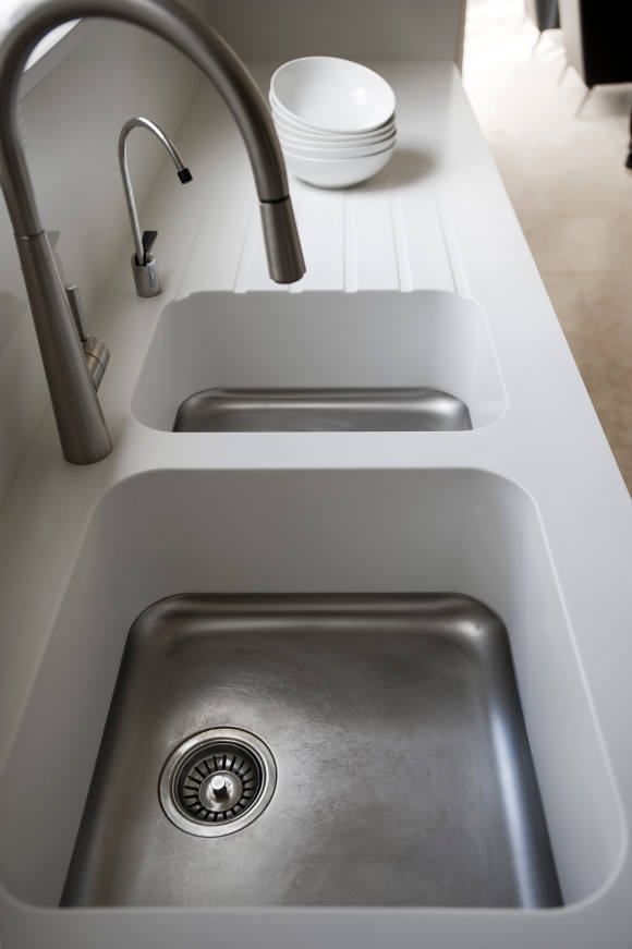 厨房双水槽共用水龙头哪个好,一个水槽装两个水龙头合适吗