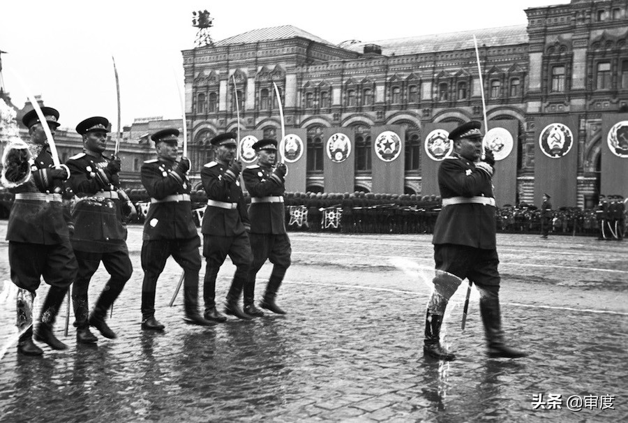 朱可夫元帅授勋视频,朱可夫是在哪一年被晋升为元帅的