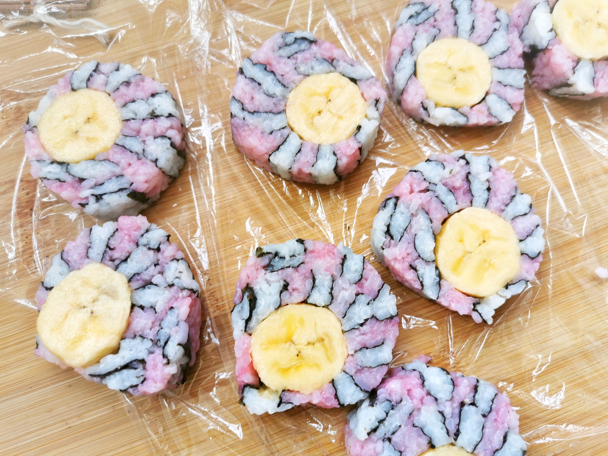 突然想吃寿司自己动手做起来,想做寿司怎么做寿司