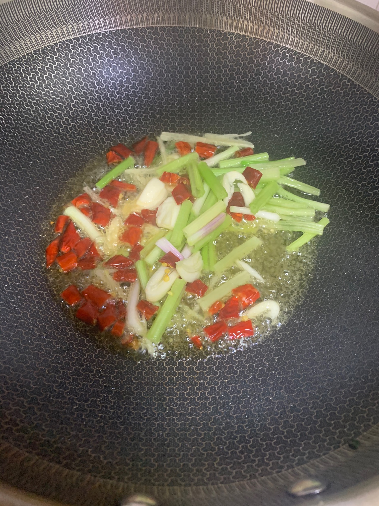 春笋的家常做法春笋焯水后怎么炒,春笋的做法大全家常菜油焖春笋