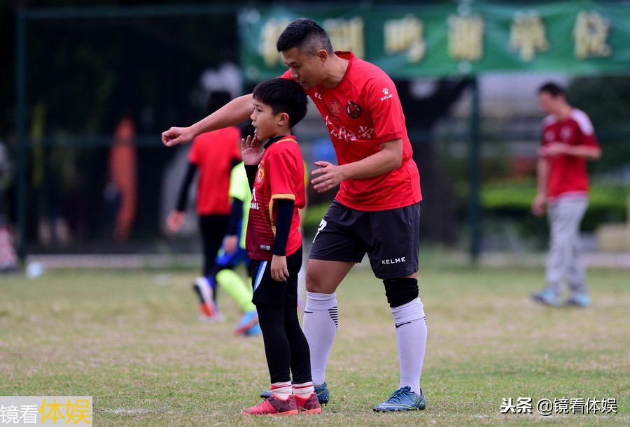 这群中学生做梦都没想到21年后母校105年校庆日能这样过