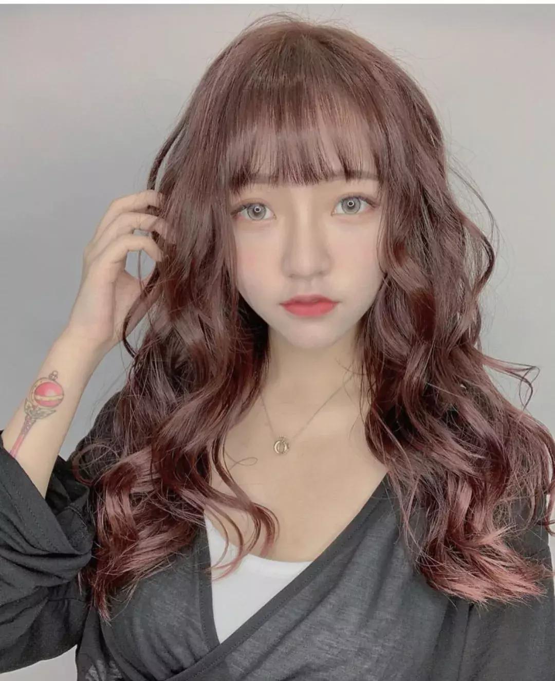 根据脸型设计发型大脸适合的发型,适合大脸圆脸方脸修饰脸型的短发