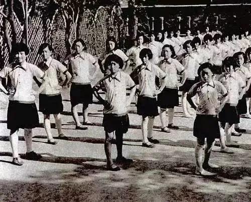 一旦开始性感,你再也毁不掉她了