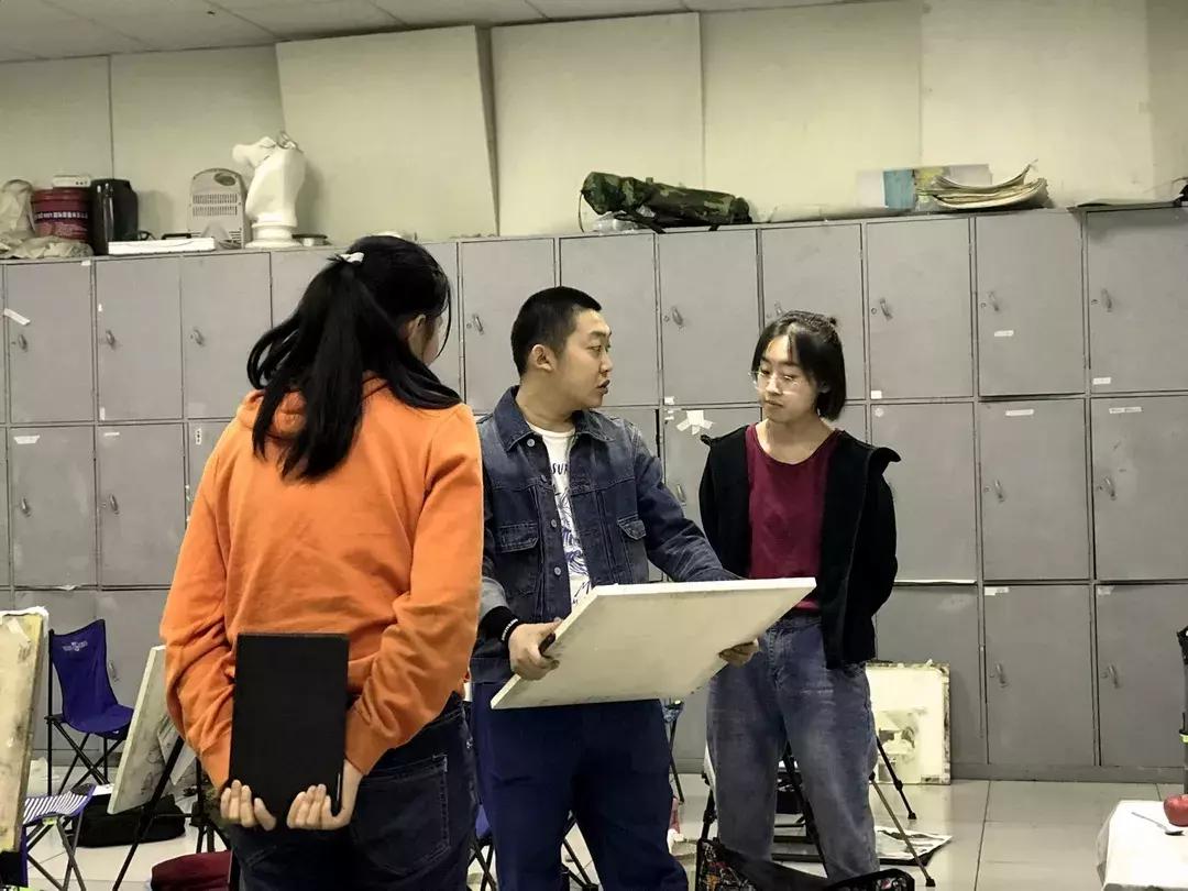 青春记实,青春记大学生在行动