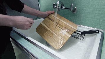 把葡萄放进微波炉爆炸实验,把两个葡萄放进微波炉