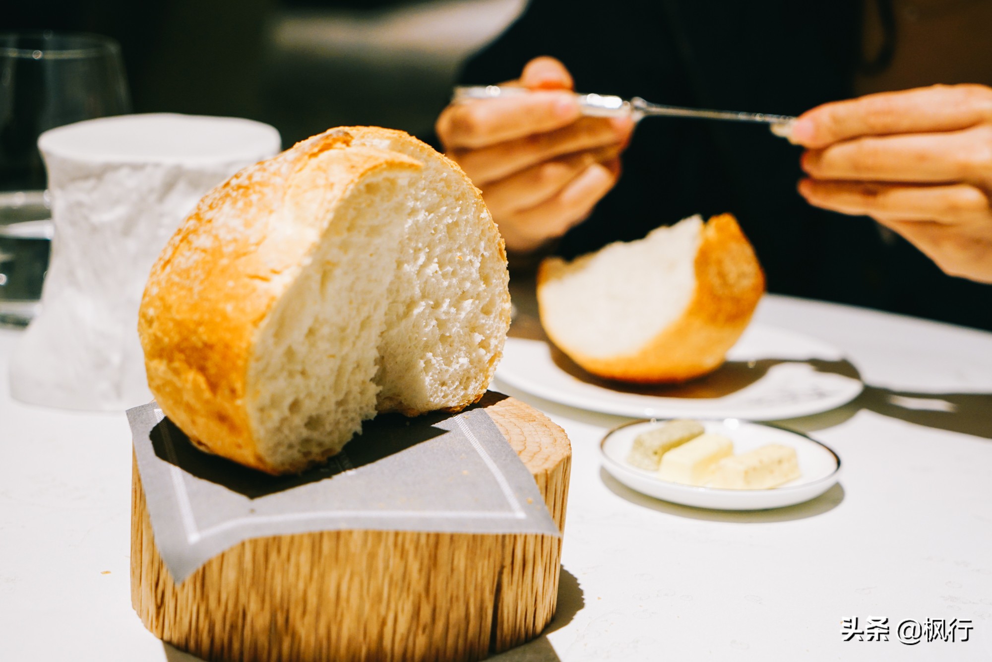 豪华王府饭店的餐厅周菜单，颜值高如帅主厨，老百姓也消费得起