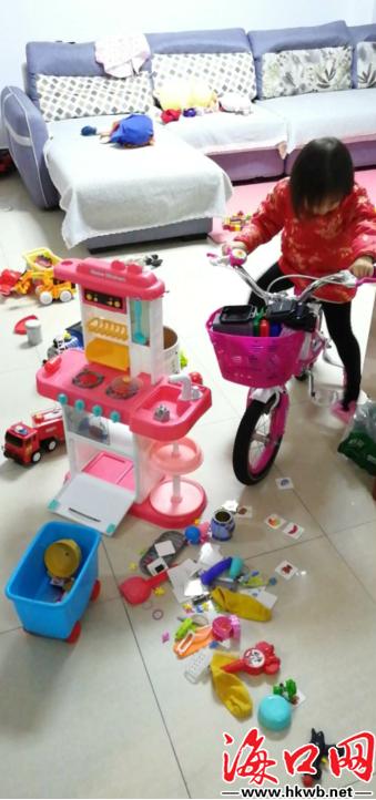 去幼儿园家长更不舍,纠结到底去不去幼儿园