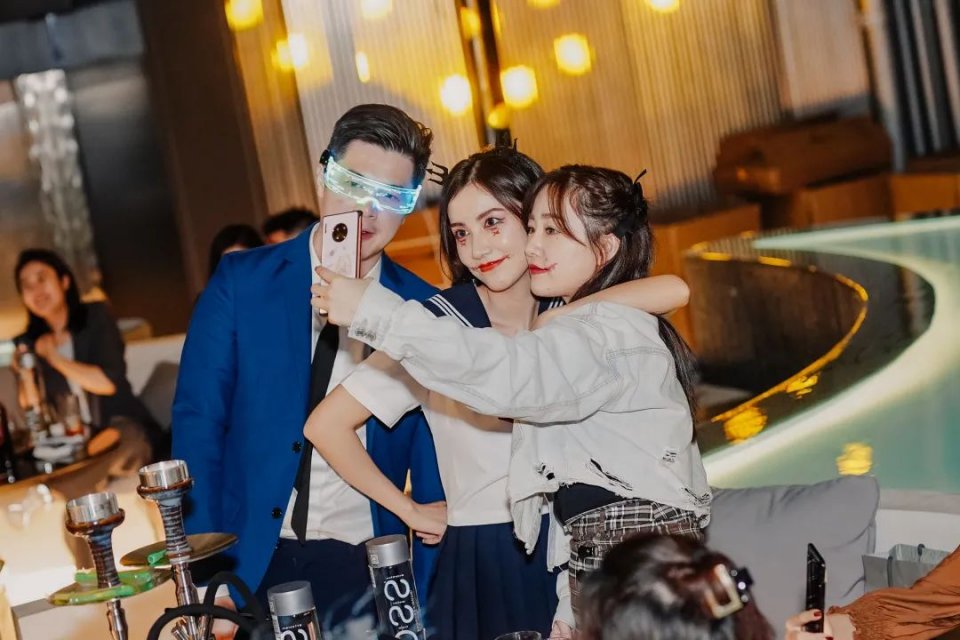 宝安最高楼酒吧,深圳平安大厦118层酒吧