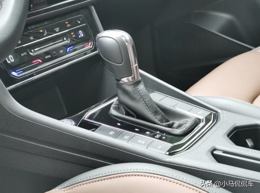 轩逸雷凌朗逸谁性价比更高,轩逸朗逸卡罗拉思域雷凌现代