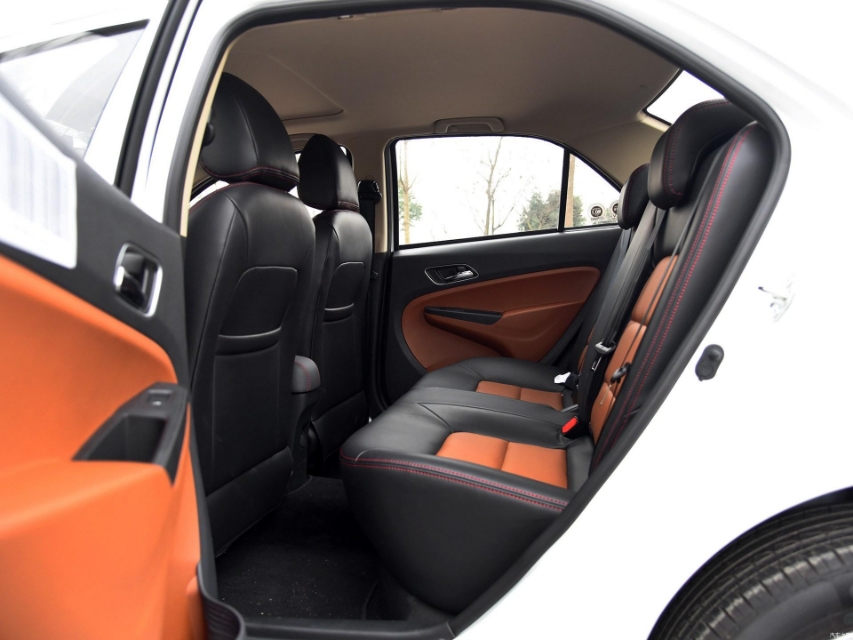 吉利金刚“库存泛滥”！车商：降至3.99万没人买，没利润了