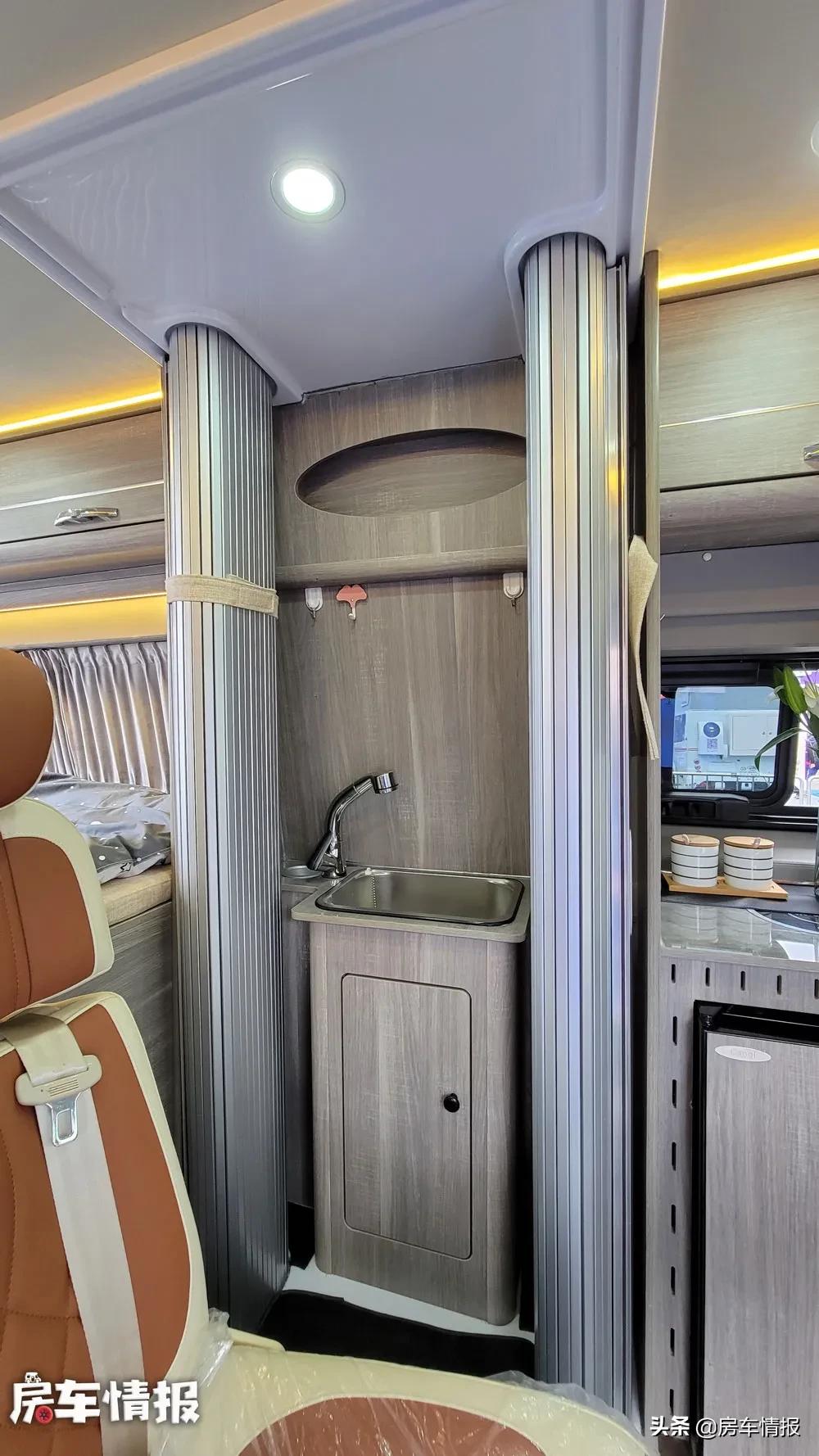 公认最好的三款房车10万元内,东风御风房车c型房车