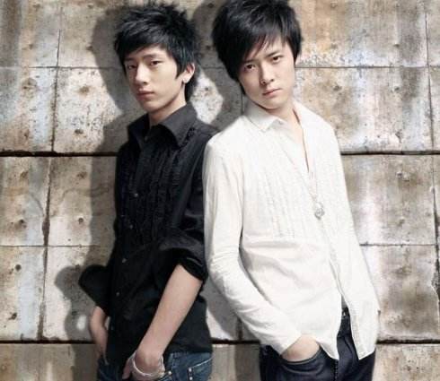 鹿晗、吴亦凡早年杀马特造型是学东方神起的?打开方式不对吧