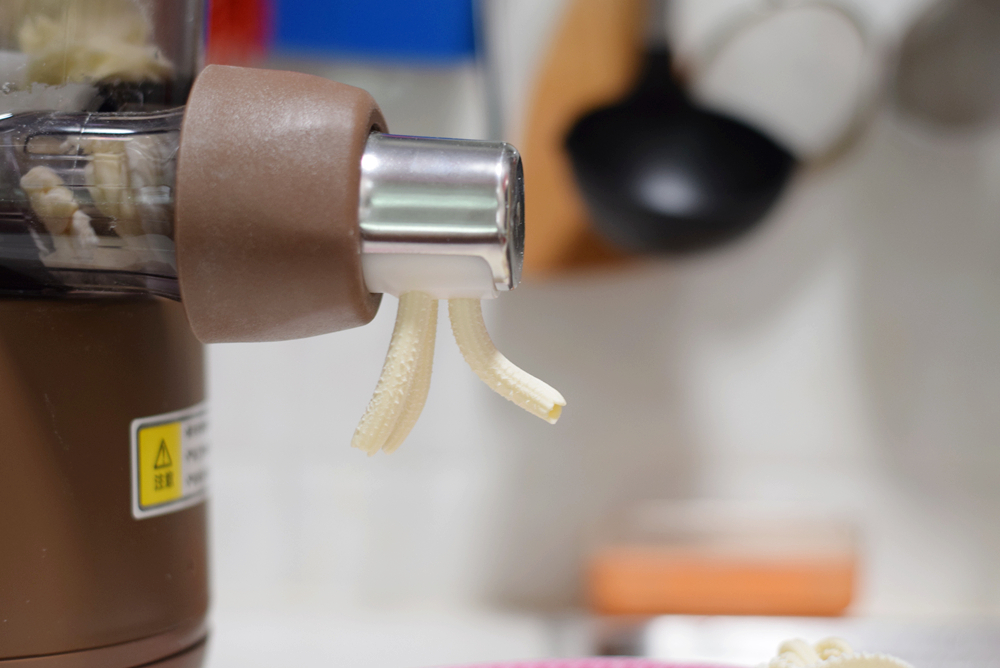 最简单做自动面条机,教你做小型手工面条机