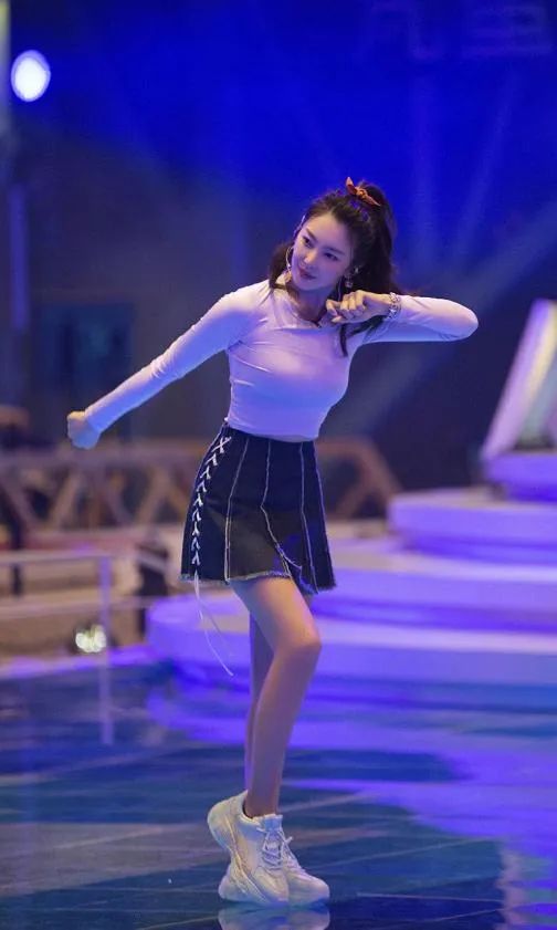 张雨绮腿抽脂,张雨绮抽脂瘦脸了么