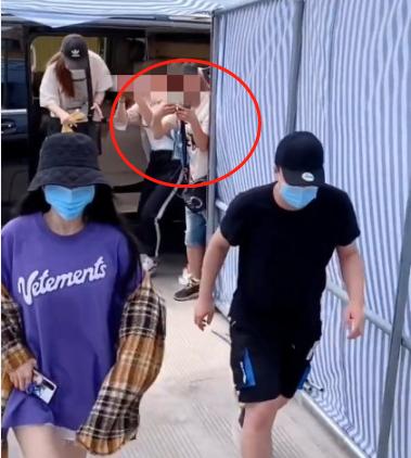 杨幂被*拍偷**裙底,他们还说“是她裙子太短”