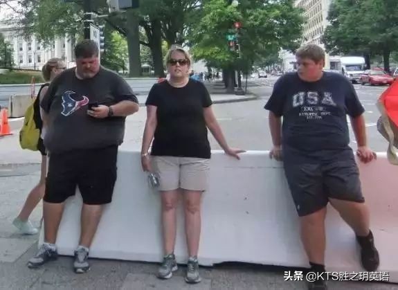 KTS胜之玥英语丨看看傲娇英国人在Reddit上是如何diss美国人