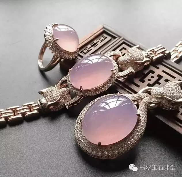 蓝底紫罗兰翡翠,粉紫罗兰和蓝紫色翡翠哪个更值钱