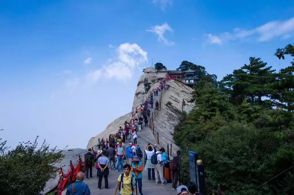 华山山中住宿,华山山上住宿攻略及费用