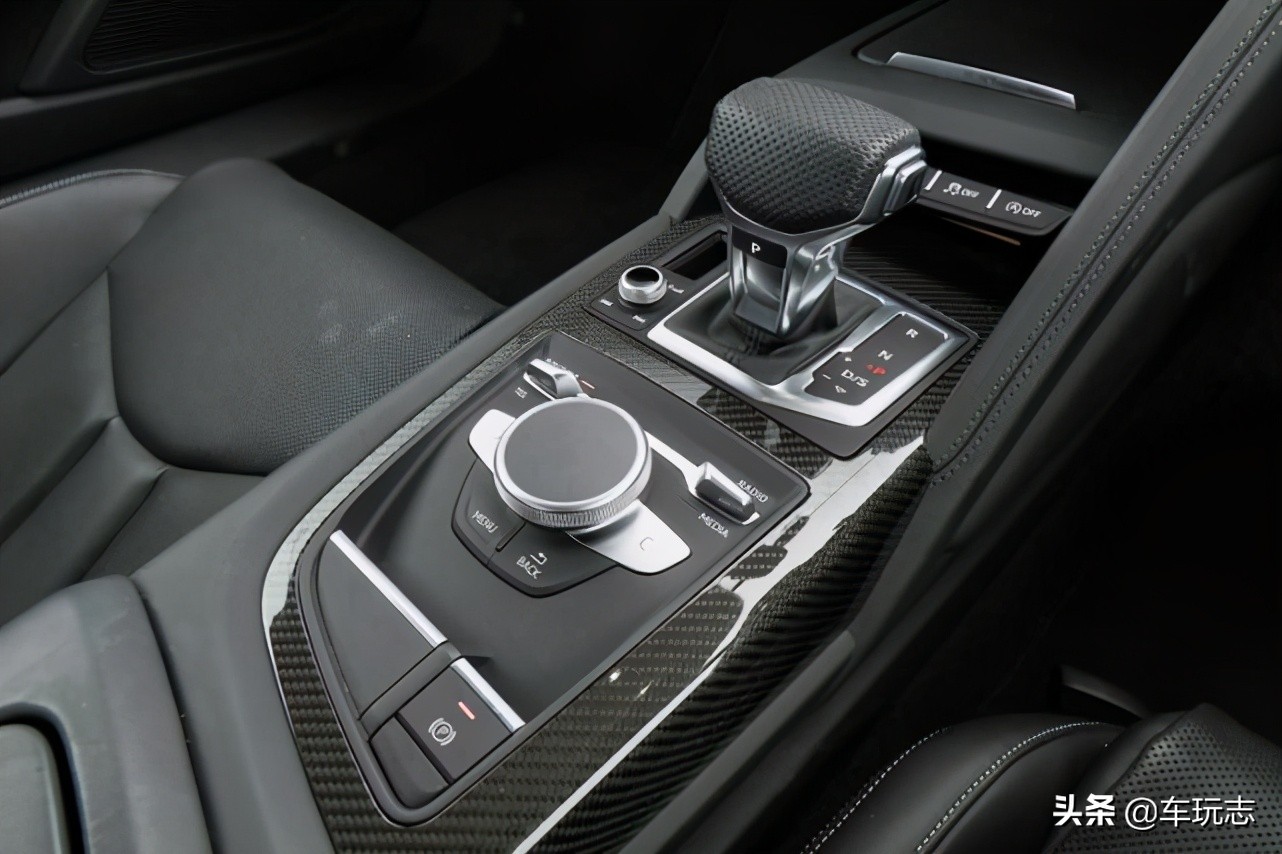 奥迪R8V10Coupeperformance版,新款奥迪r8v10performance版本