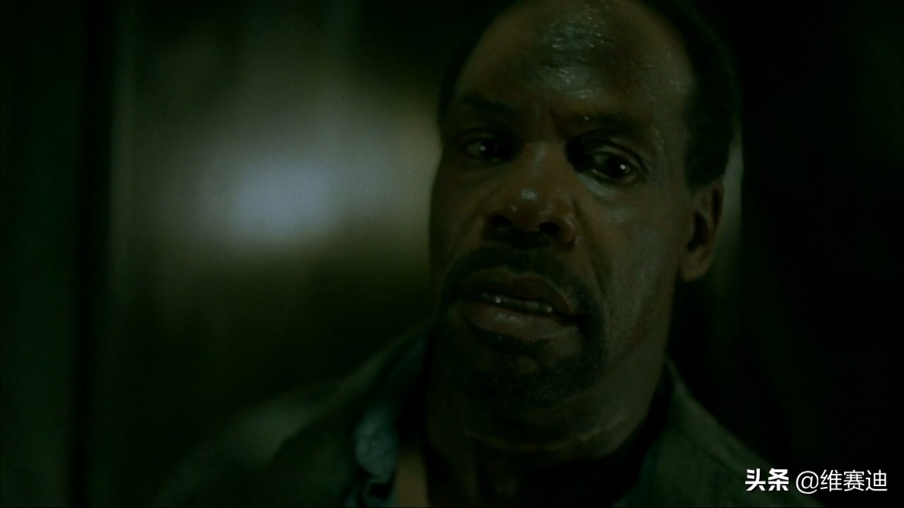 120万成本,全球收割1.03亿票房,《电锯惊魂》为何如此经典?