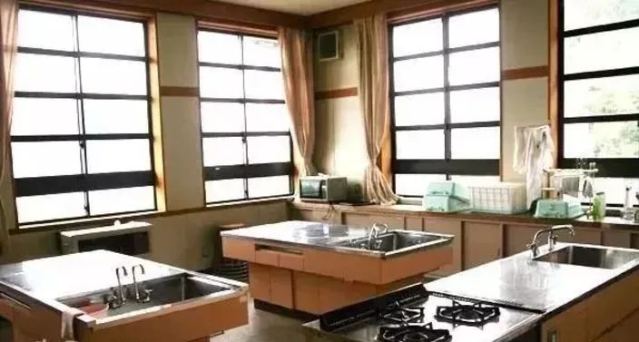 最垃圾的学校是哪个学校,最垃圾的学校是哪个