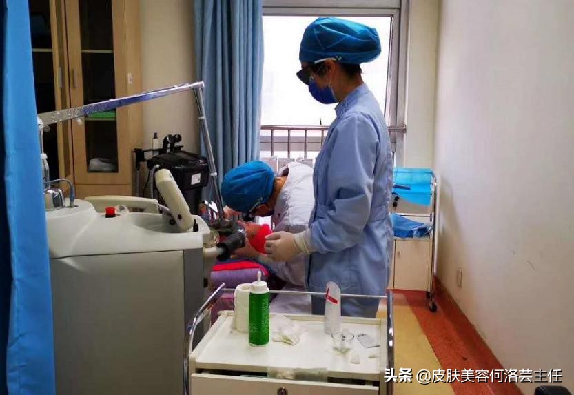 反复长痘留下顽固痘印用什么精华,顽固痘印如何祛除最有效果的方法