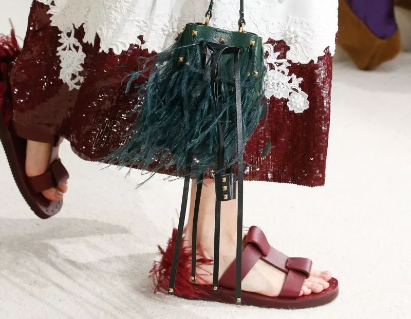 天气也太太太热了，这里有18双仙女拖让你美得不接地气！