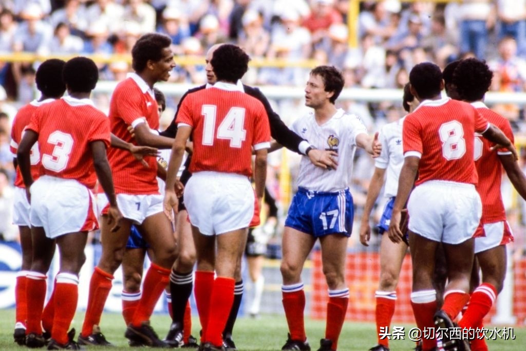 亚洲球队在世界杯总共进过几个球,唯一一次世界杯中国队名单