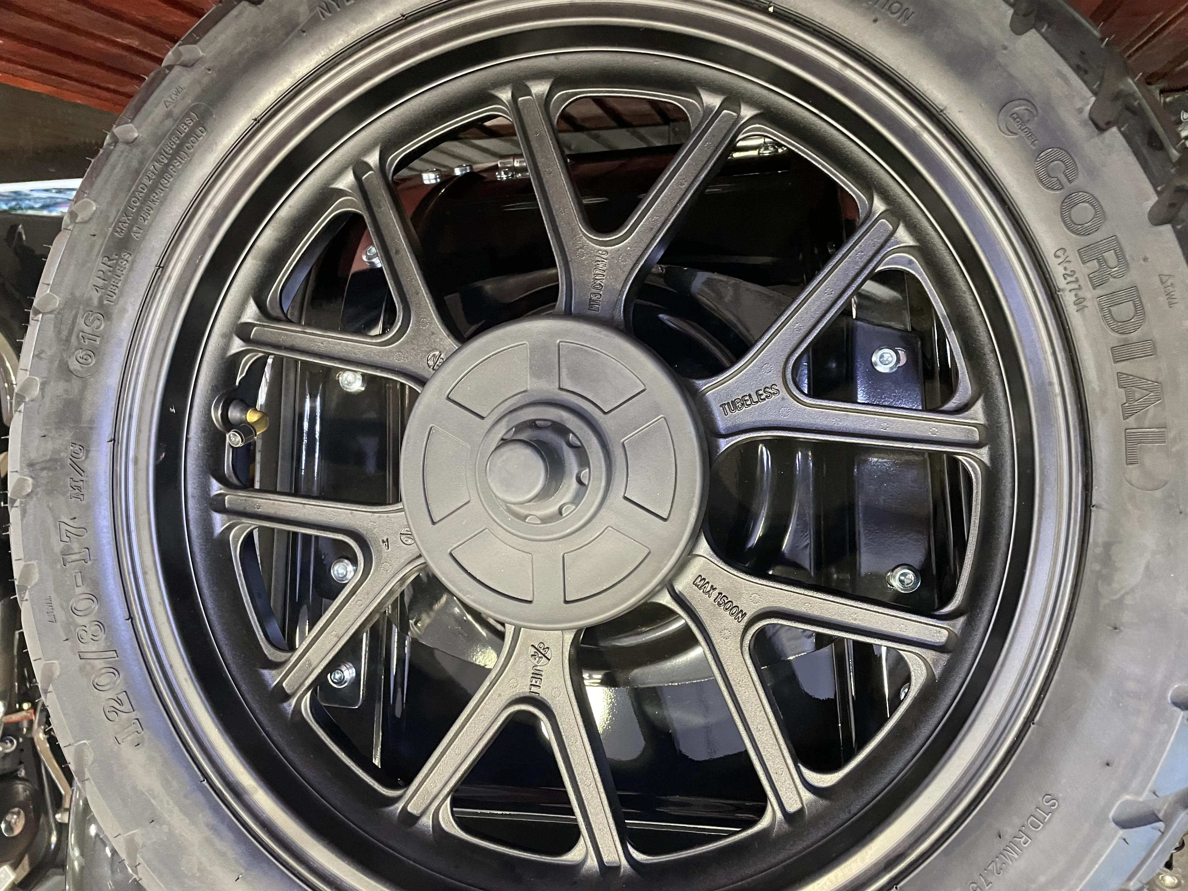 银钢悍路者300侉子,18年银钢悍路者300侉子