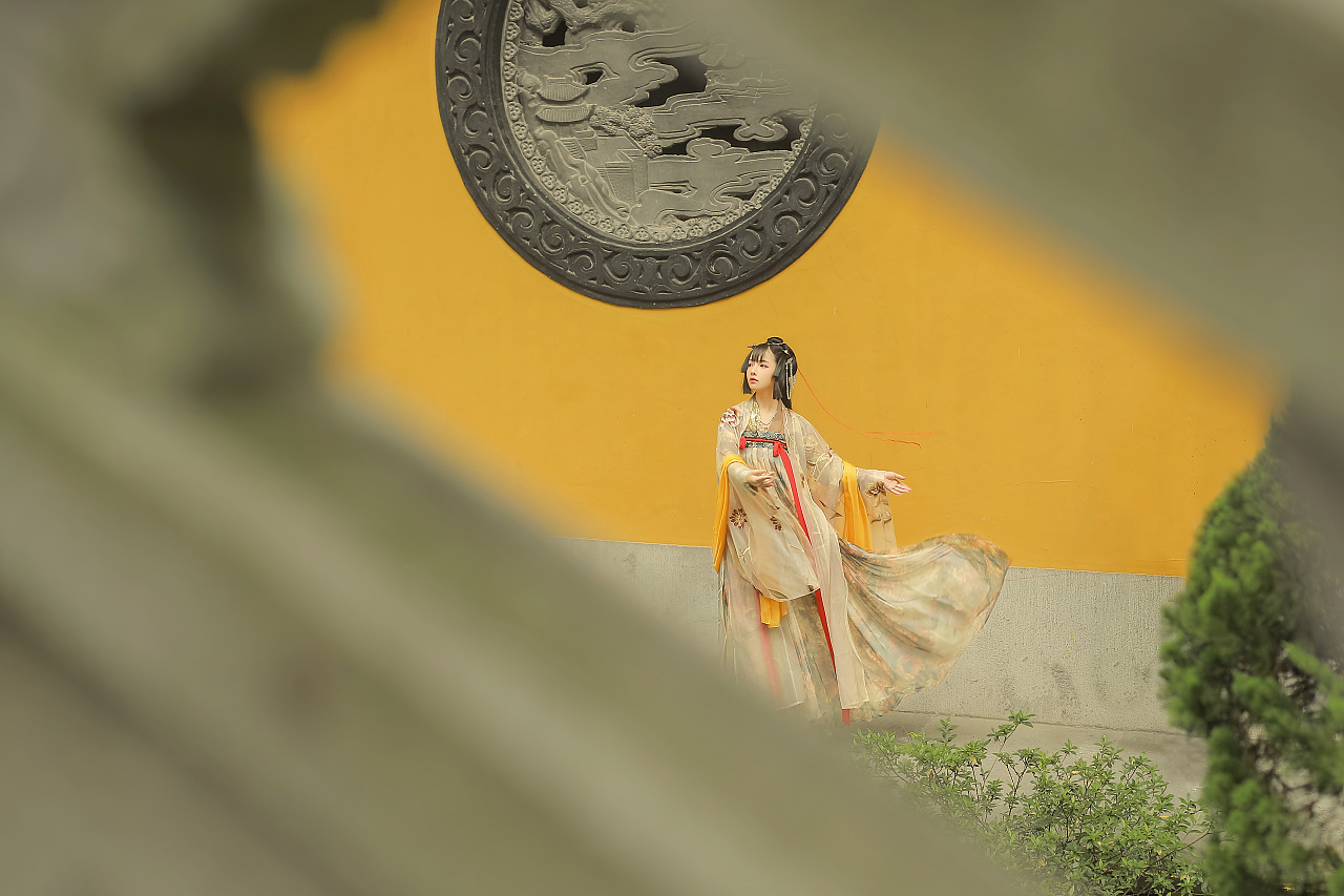 旧版《倚天屠龙记》第七回黄金保镖