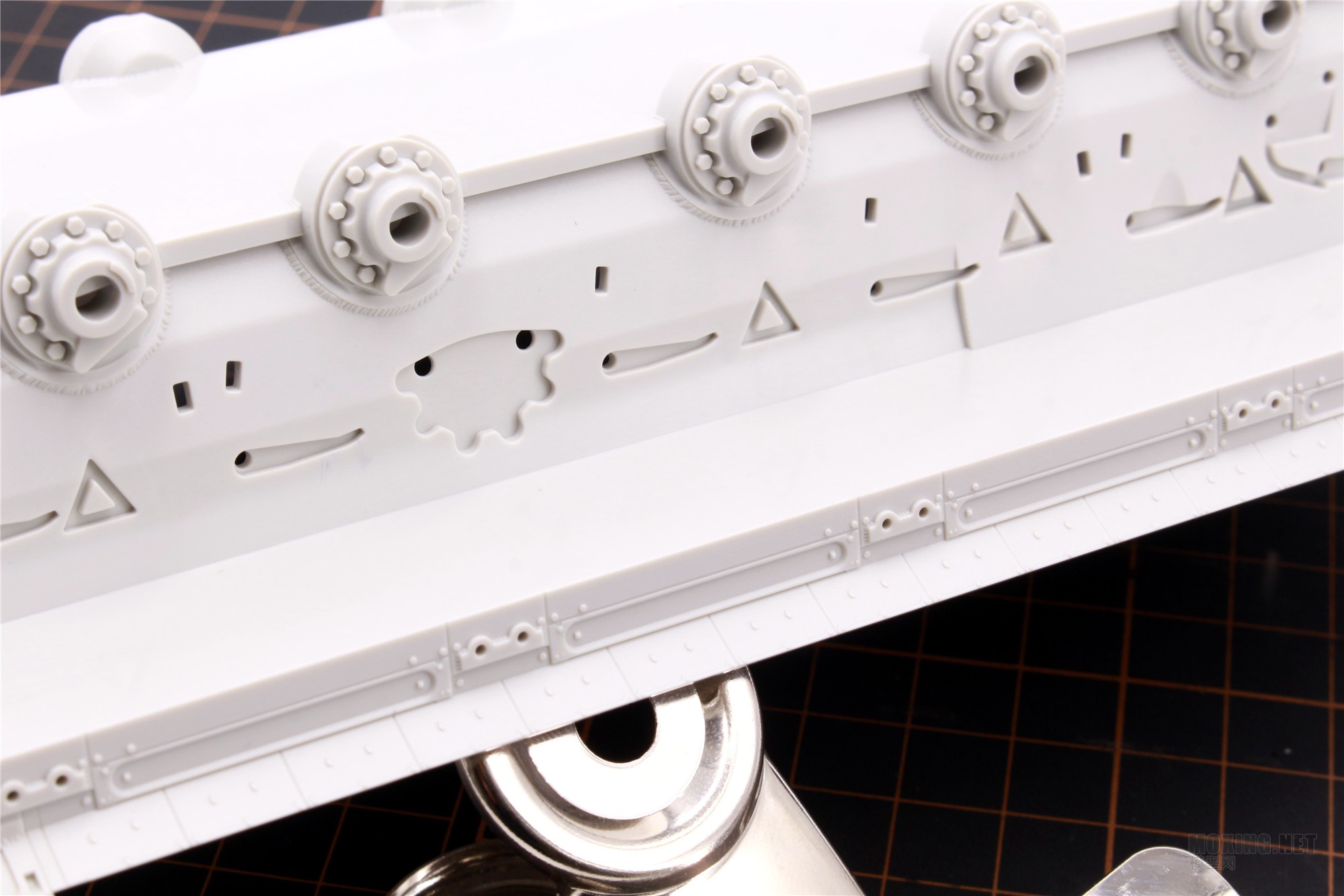 MENG,SS-018-1/35以色列“雌虎”重型装甲运输车-简介与开盒