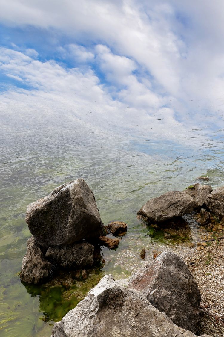 抚仙湖孤山上有什么景点,抚仙湖里的小岛