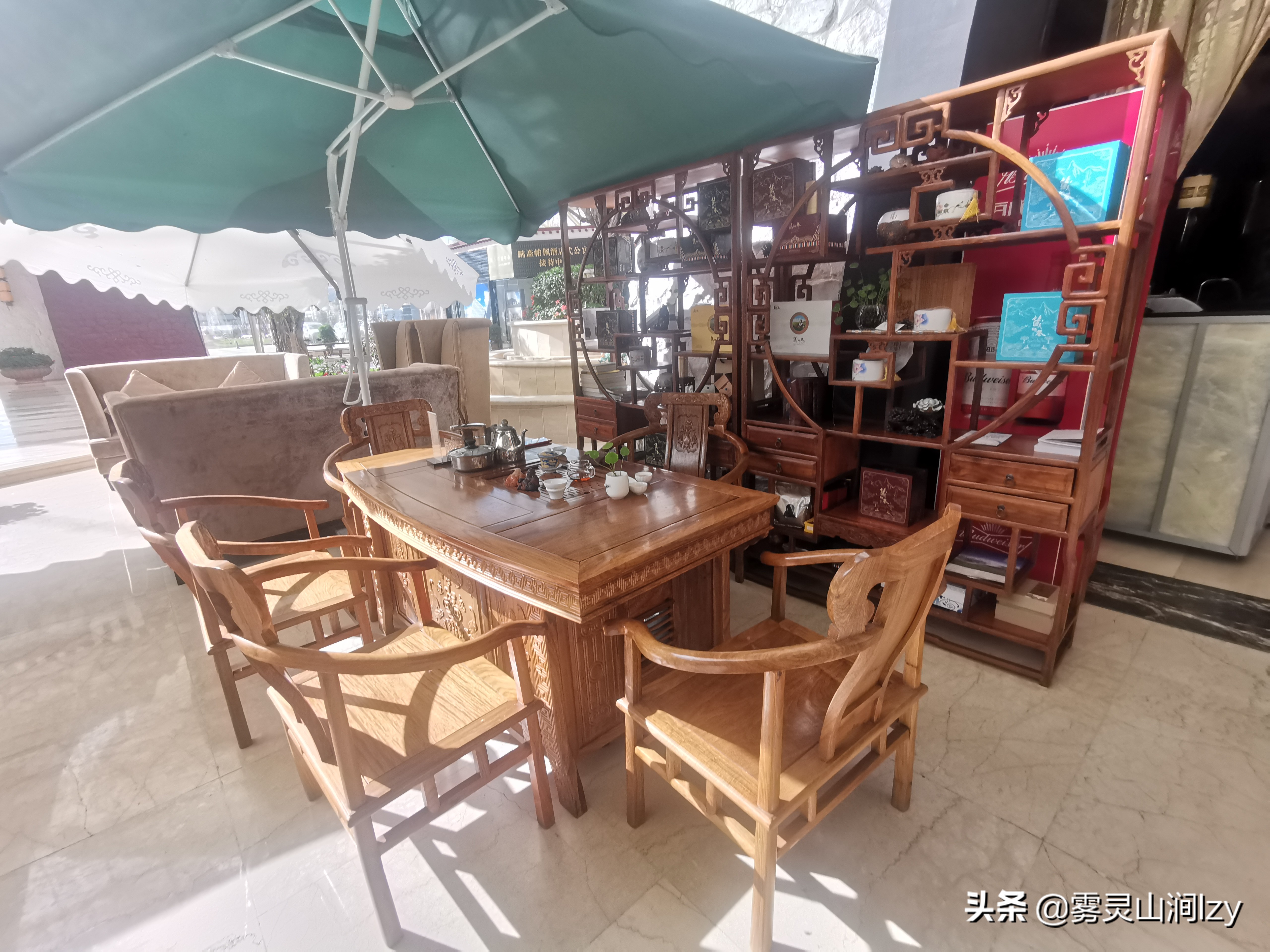 蓝天白云下的雪域高原布达拉宫,蓝天之下日光之城简介