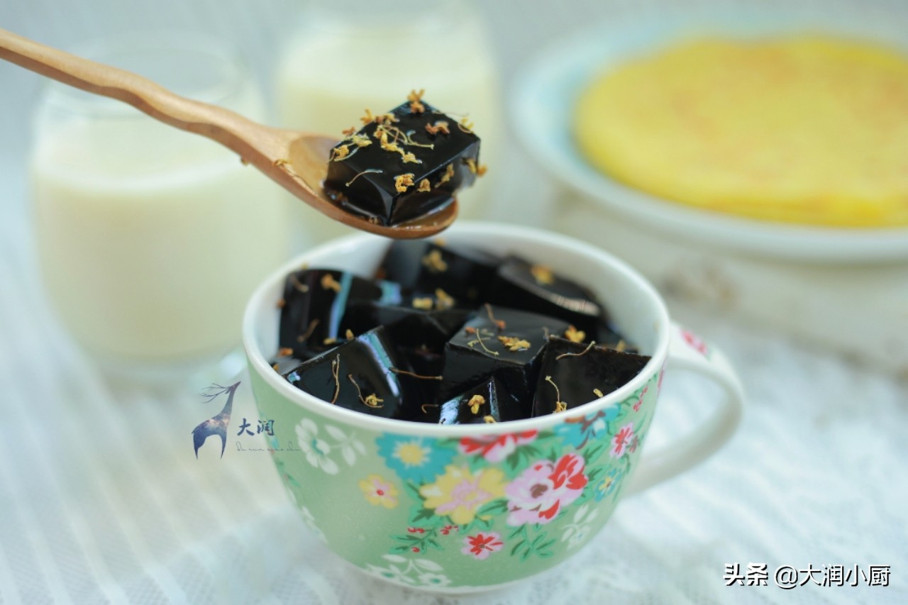 比较嫩滑的龟苓膏怎么做,龟苓膏怎么做教程超级简单