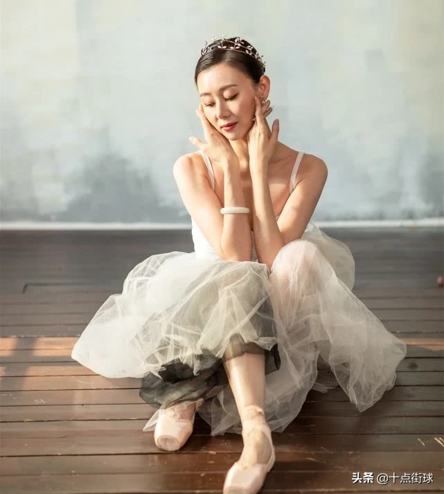 范志毅大女儿和二女儿同框,范志毅谈女儿在家中的地位